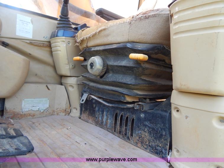 image for item G3261 1995 Caterpillar 320L excavator