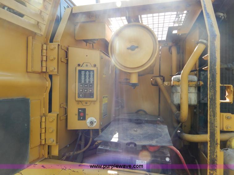 image for item G3261 1995 Caterpillar 320L excavator