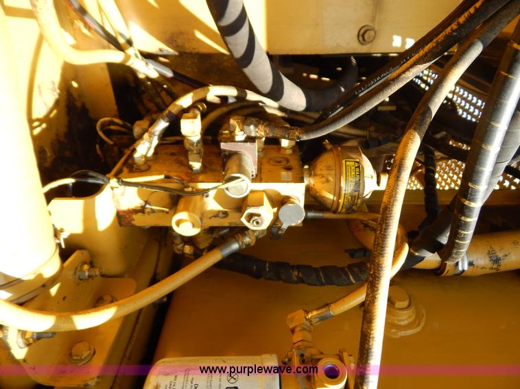 image for item G3261 1995 Caterpillar 320L excavator