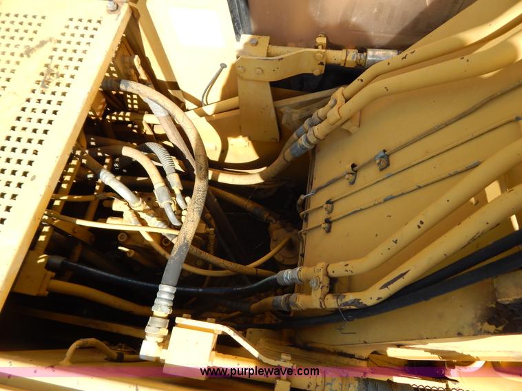 image for item G3261 1995 Caterpillar 320L excavator