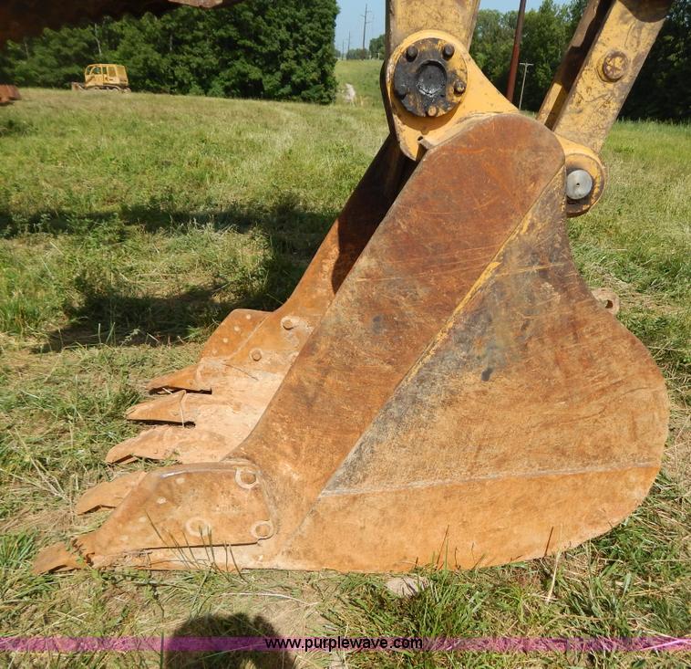 image for item G3261 1995 Caterpillar 320L excavator