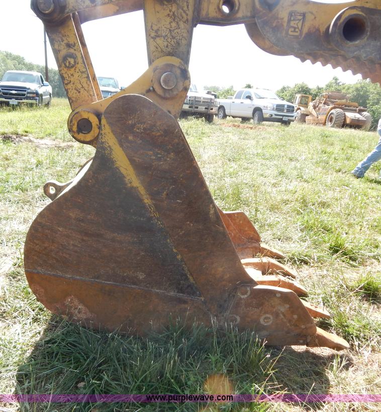 image for item G3261 1995 Caterpillar 320L excavator