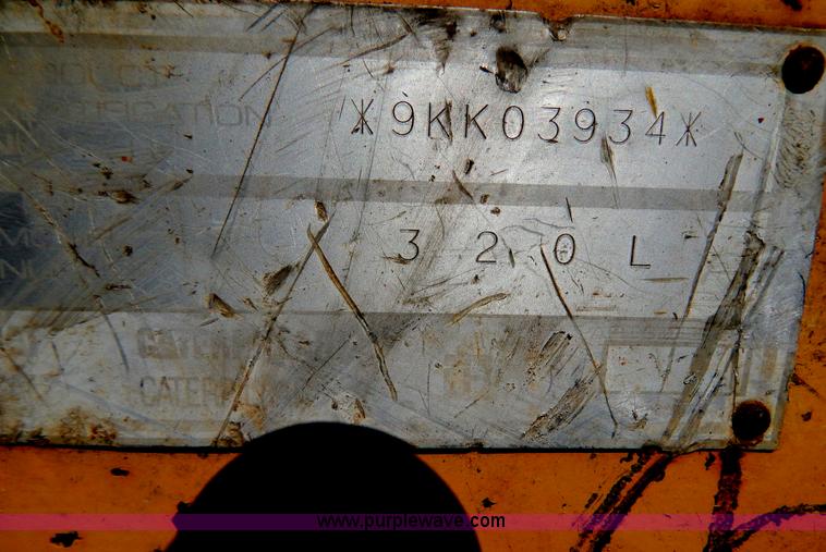 image for item G3261 1995 Caterpillar 320L excavator