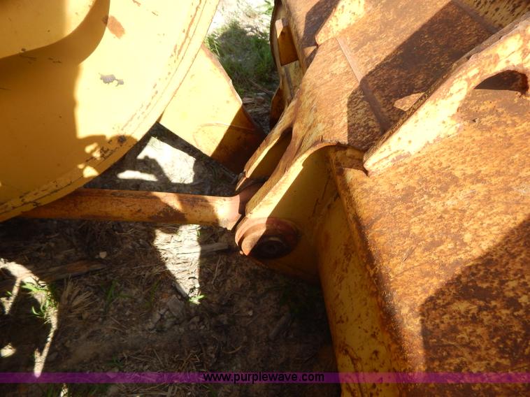 image for item G3262 1985 Caterpillar 953 track loader