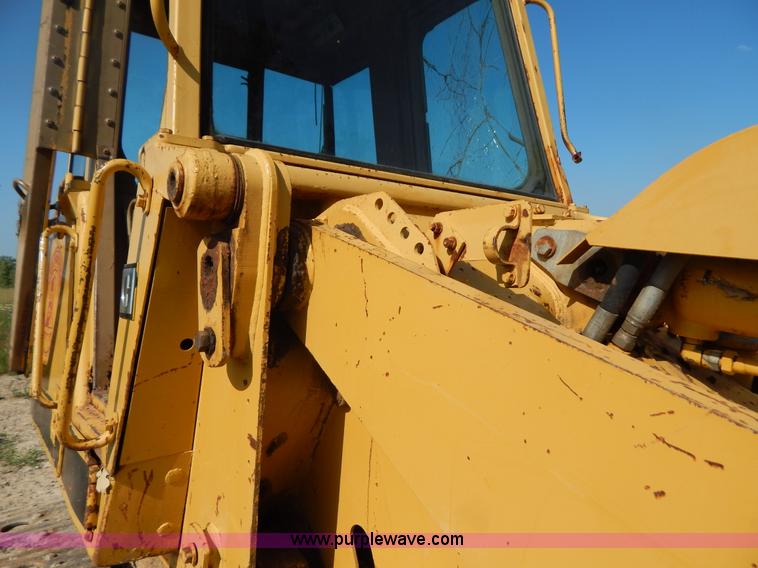 image for item G3262 1985 Caterpillar 953 track loader