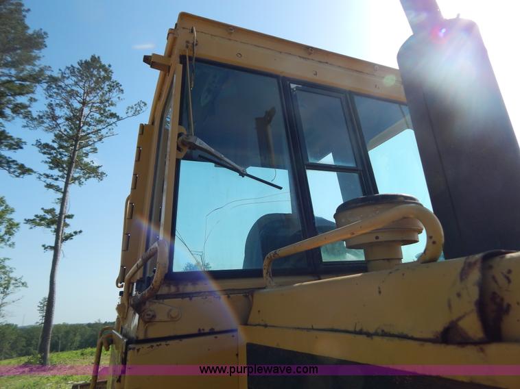 image for item G3262 1985 Caterpillar 953 track loader