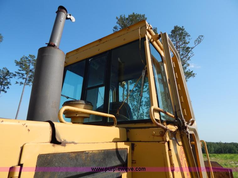 image for item G3262 1985 Caterpillar 953 track loader