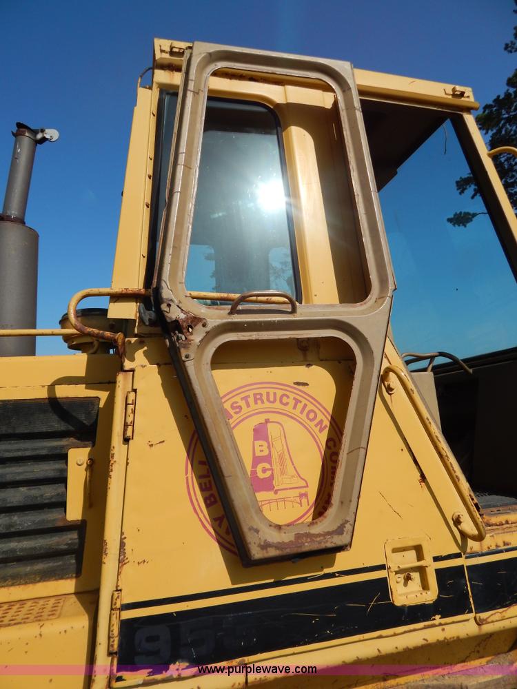 image for item G3262 1985 Caterpillar 953 track loader