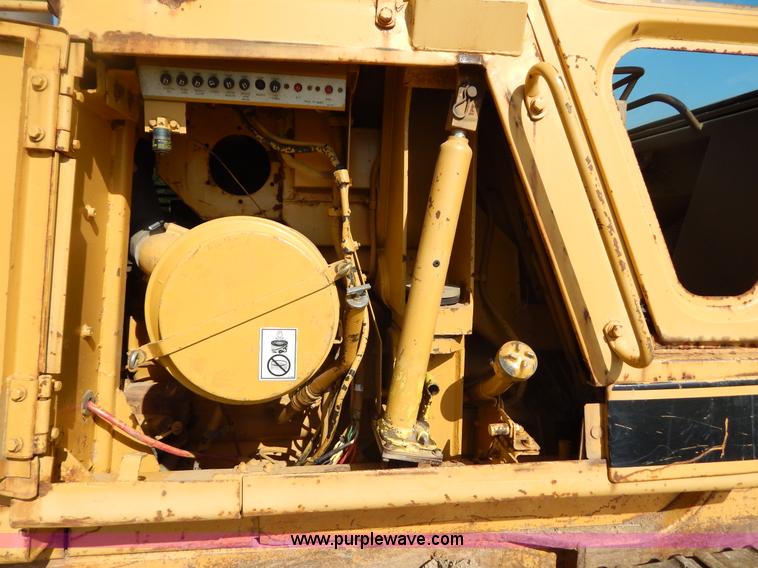 image for item G3262 1985 Caterpillar 953 track loader
