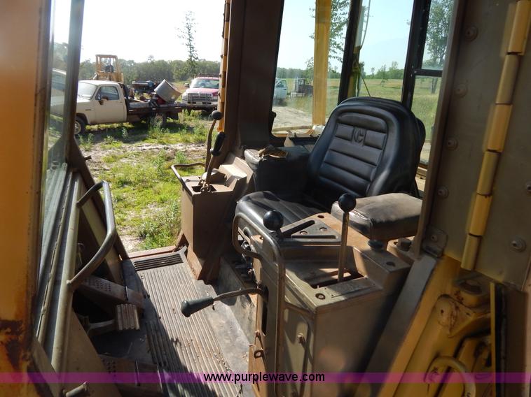 image for item G3262 1985 Caterpillar 953 track loader