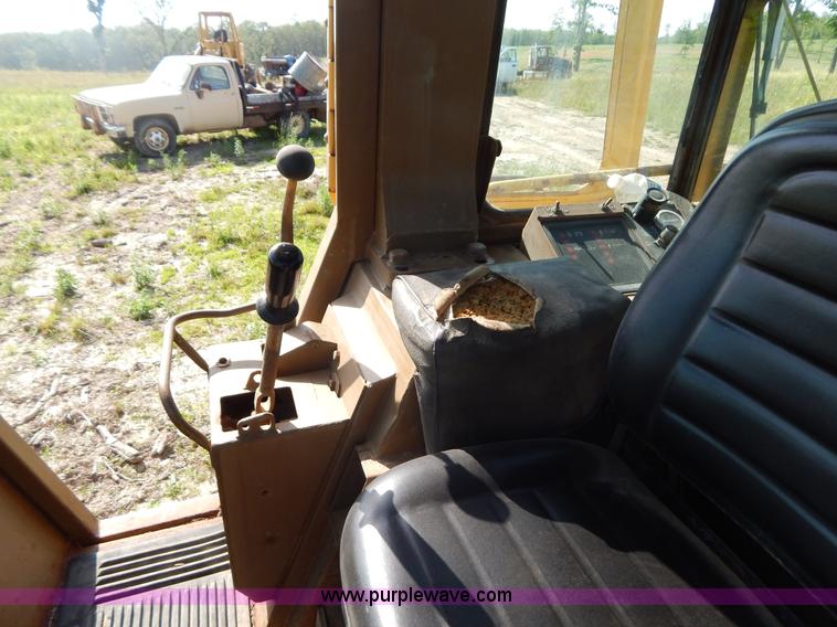 image for item G3262 1985 Caterpillar 953 track loader