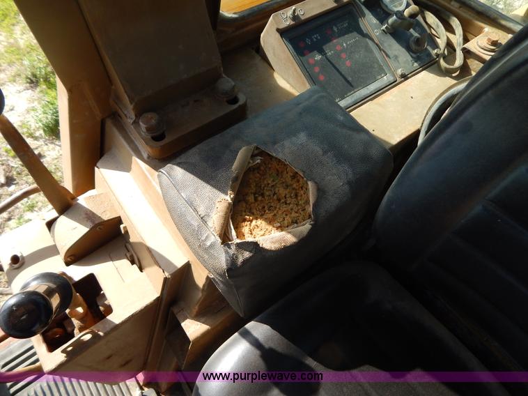 image for item G3262 1985 Caterpillar 953 track loader