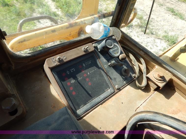 image for item G3262 1985 Caterpillar 953 track loader