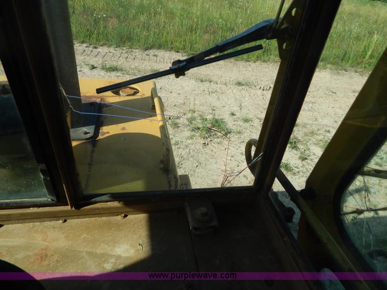 image for item G3262 1985 Caterpillar 953 track loader