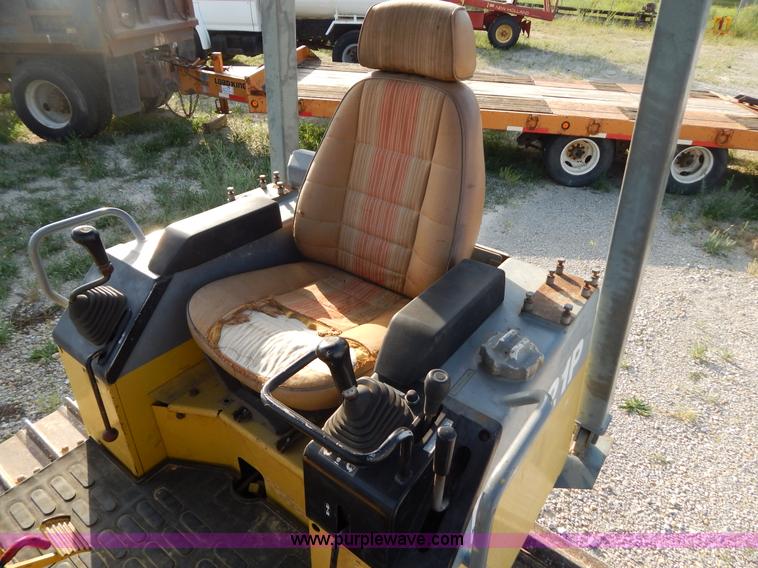 image for item G3263 Komatsu D21P-7 dozer