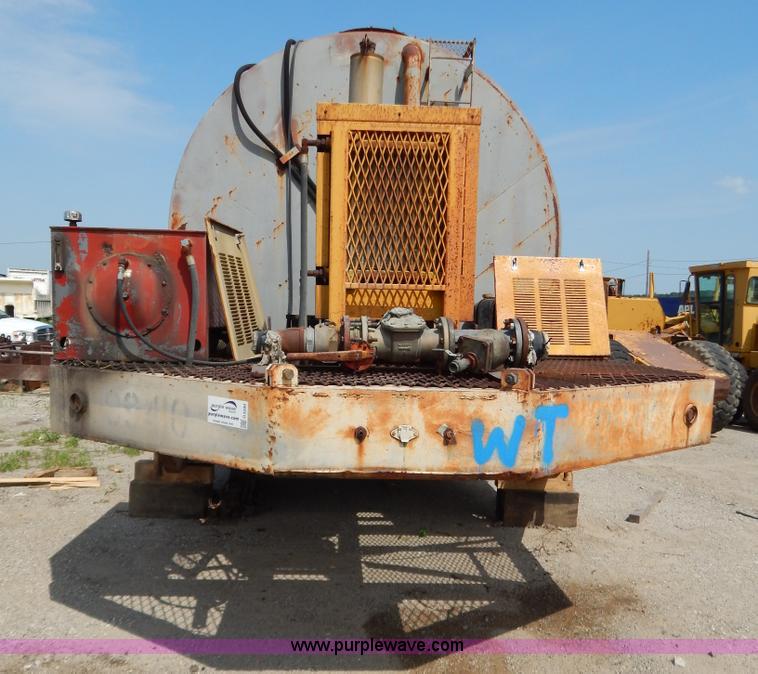 image for item G3280 Approximately 10,000 gallon portable tank