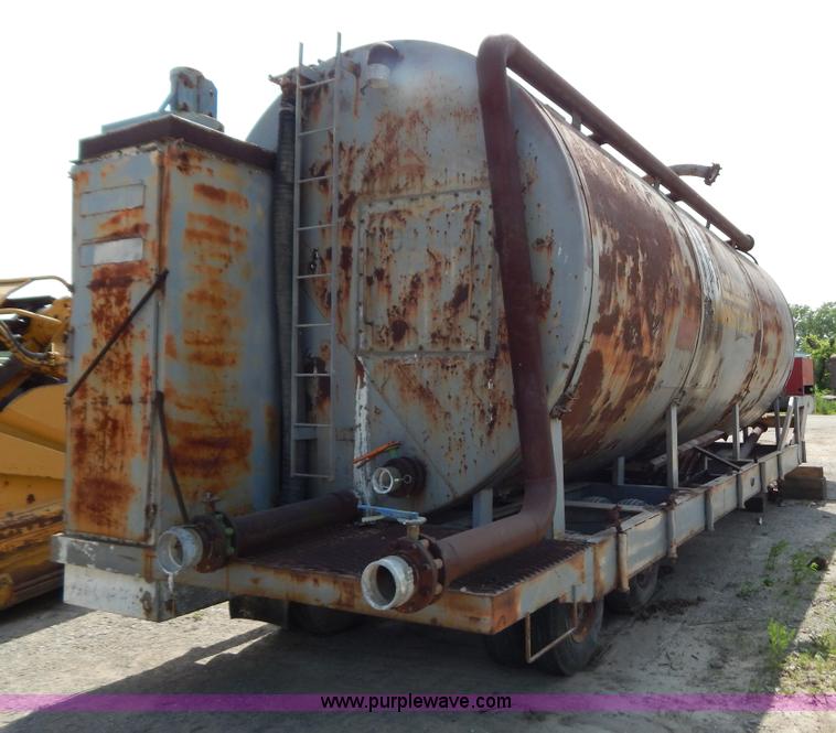 image for item G3280 Approximately 10,000 gallon portable tank