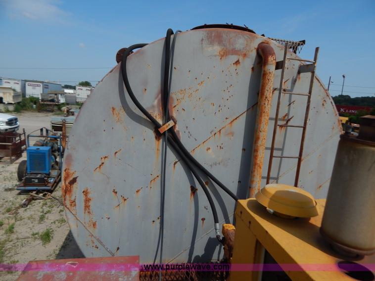 image for item G3280 Approximately 10,000 gallon portable tank