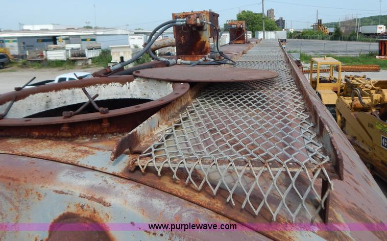 image for item G3280 Approximately 10,000 gallon portable tank