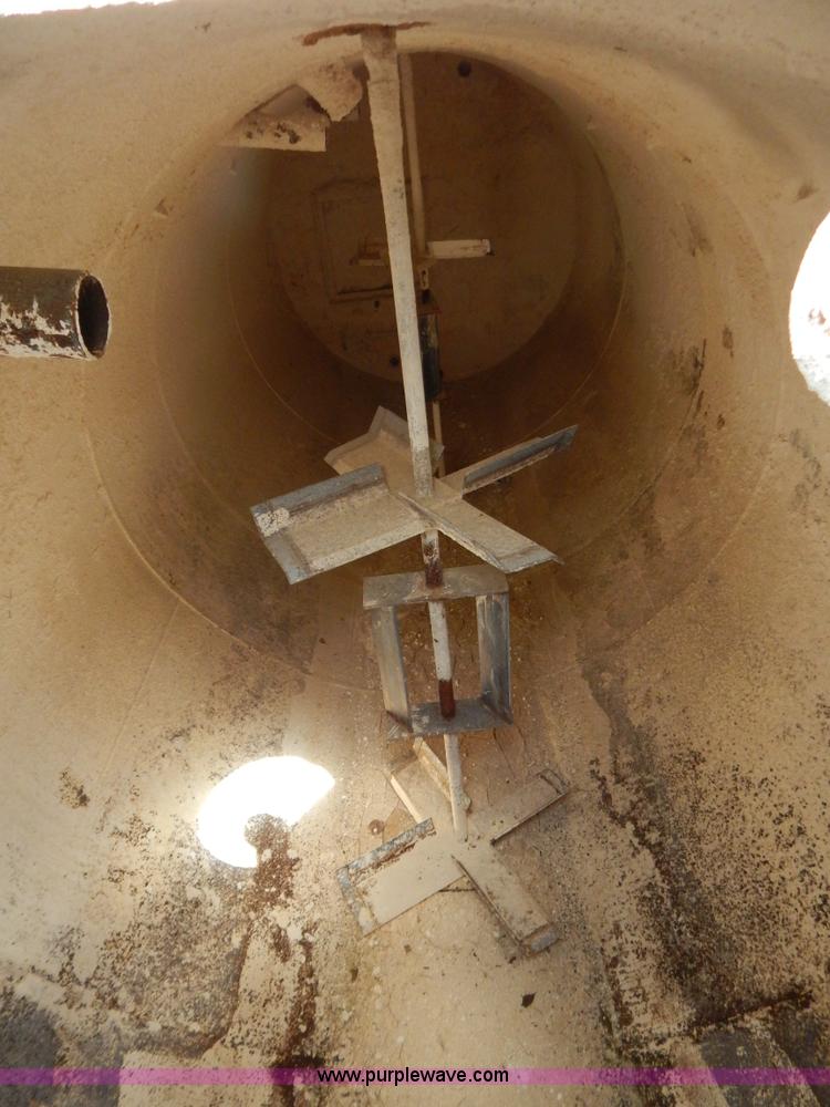 image for item G3280 Approximately 10,000 gallon portable tank