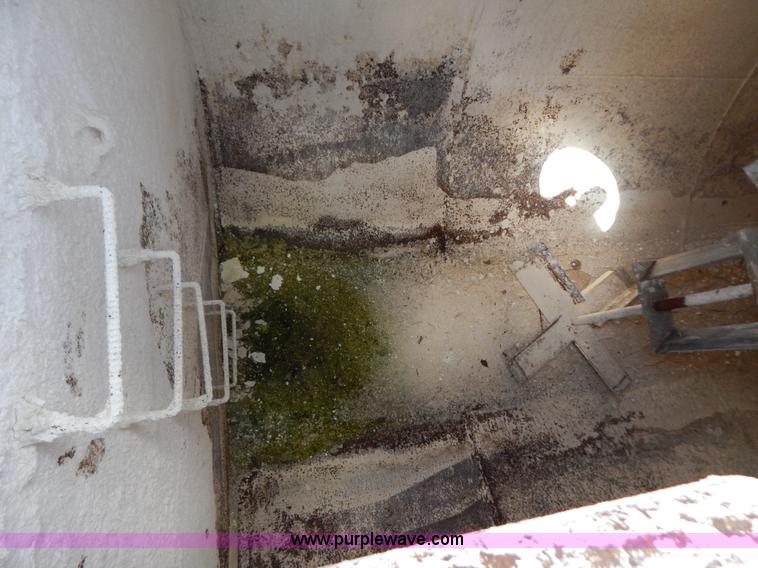 image for item G3280 Approximately 10,000 gallon portable tank