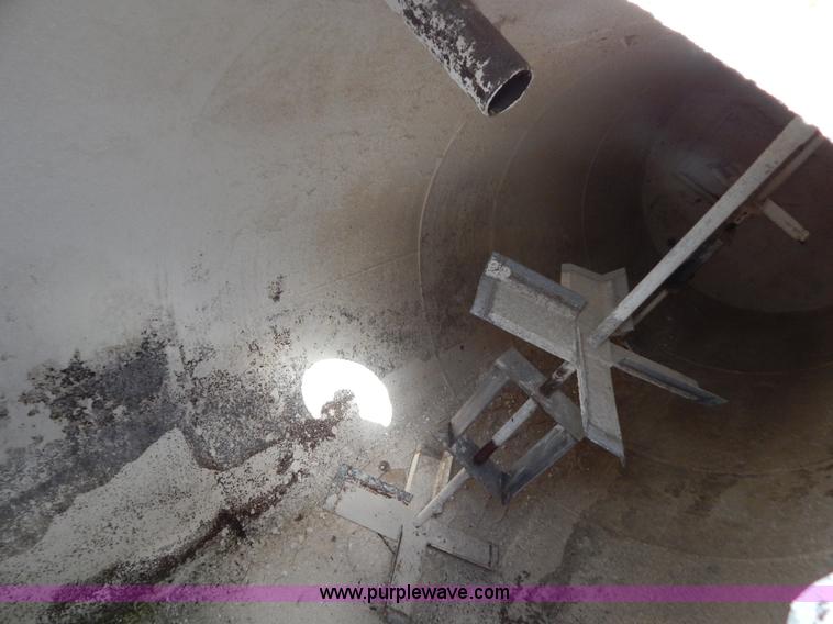 image for item G3280 Approximately 10,000 gallon portable tank