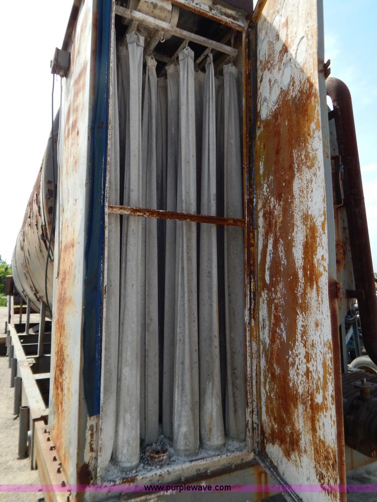 image for item G3280 Approximately 10,000 gallon portable tank