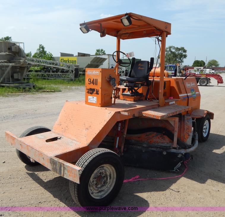 image for item G3282 Broce RC300 broom