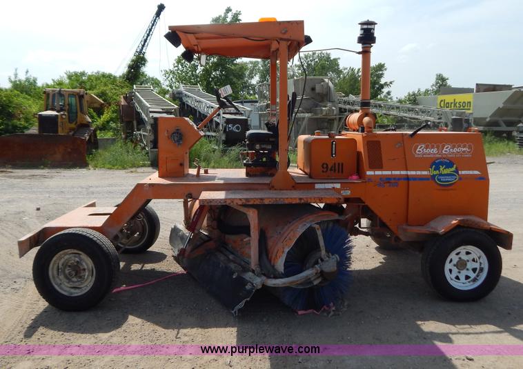 image for item G3282 Broce RC300 broom