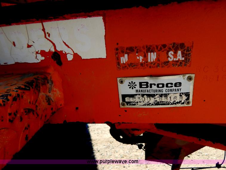 image for item G3282 Broce RC300 broom