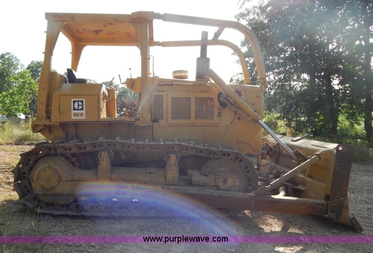 image for item G9500 1977 Caterpillar D6D dozer
