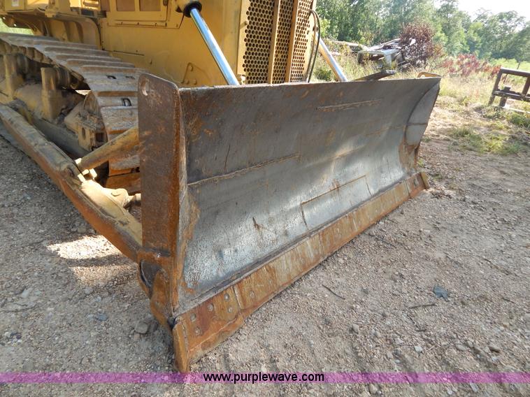 image for item G9500 1977 Caterpillar D6D dozer