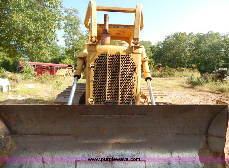image for item G9500 1977 Caterpillar D6D dozer