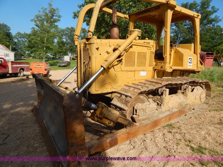 image for item G9500 1977 Caterpillar D6D dozer