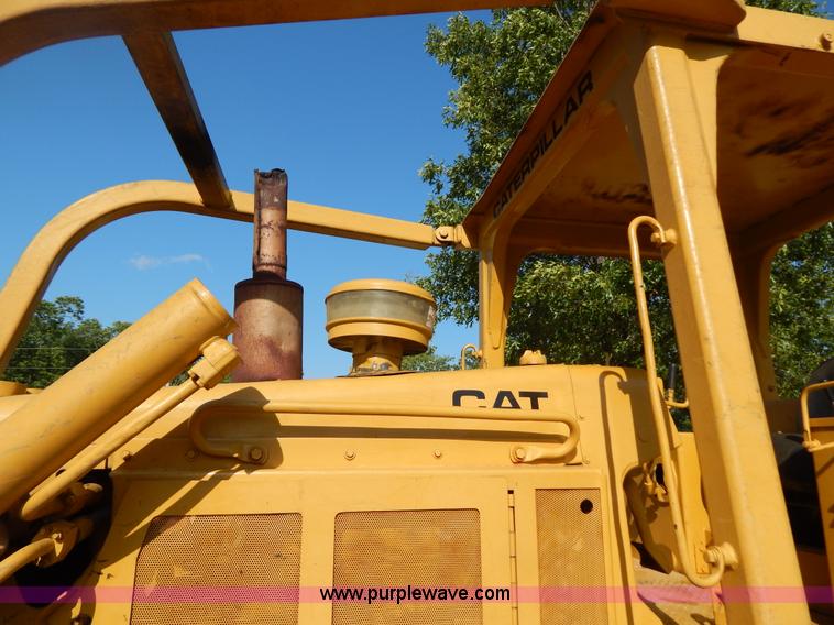 image for item G9500 1977 Caterpillar D6D dozer