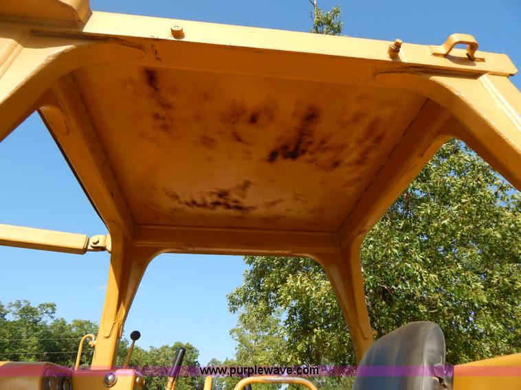 image for item G9500 1977 Caterpillar D6D dozer