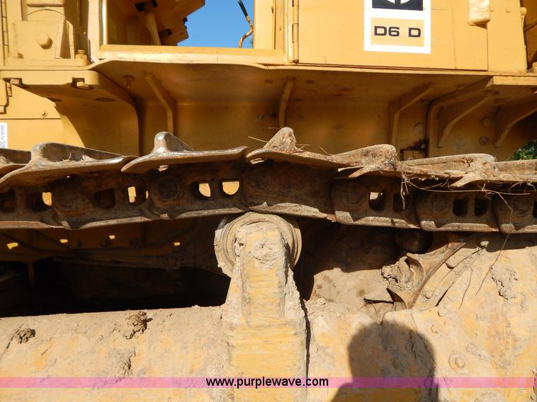 image for item G9500 1977 Caterpillar D6D dozer