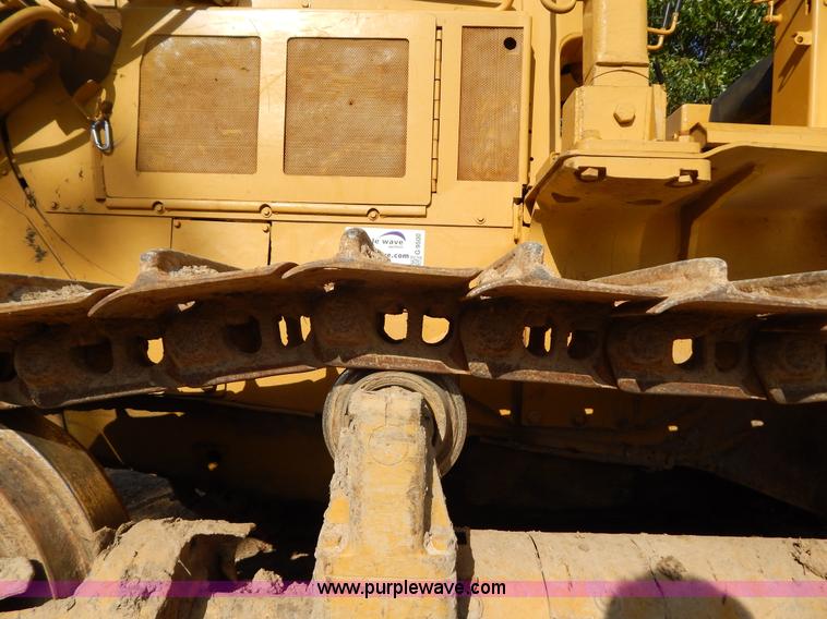 image for item G9500 1977 Caterpillar D6D dozer