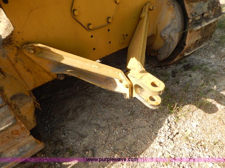image for item G9500 1977 Caterpillar D6D dozer