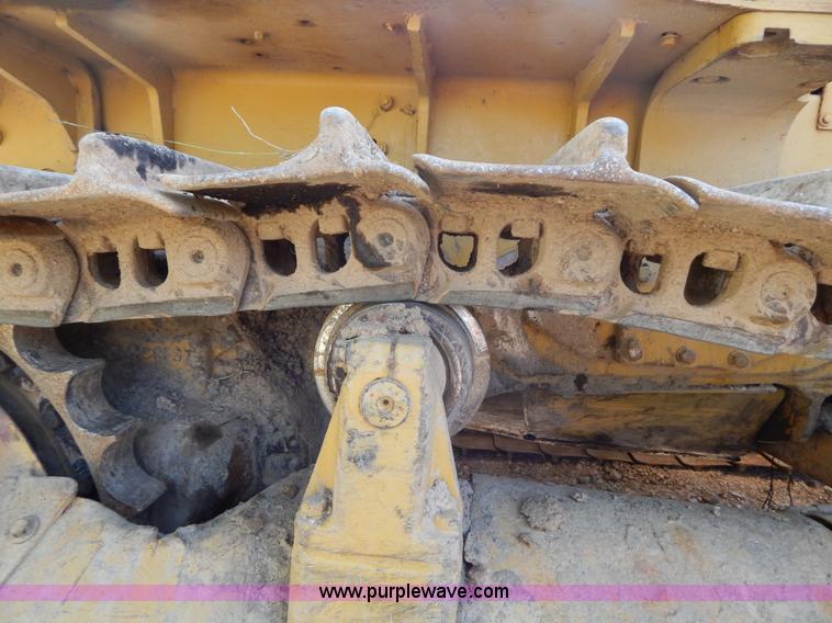 image for item G9500 1977 Caterpillar D6D dozer