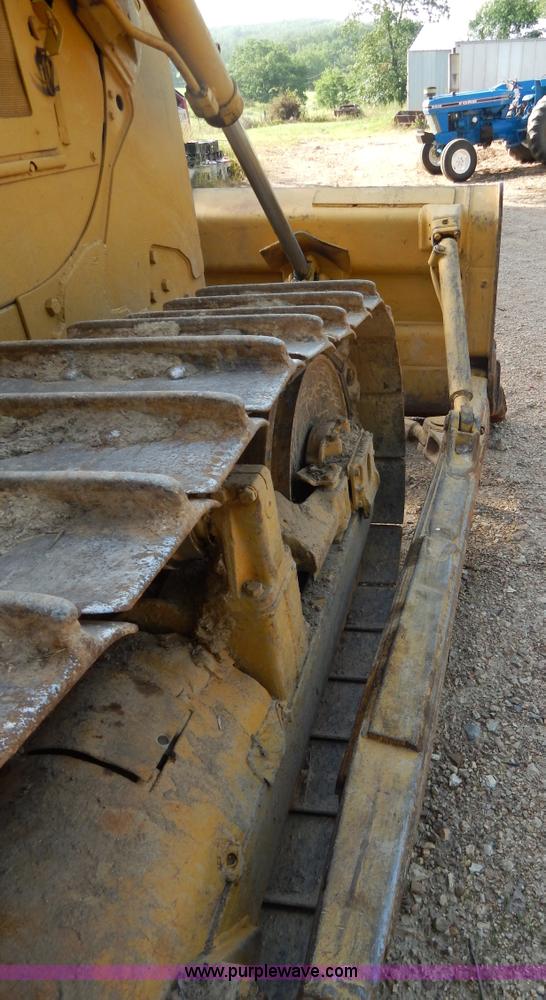 image for item G9500 1977 Caterpillar D6D dozer