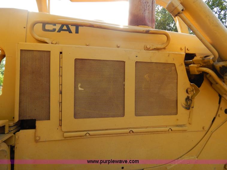 image for item G9500 1977 Caterpillar D6D dozer