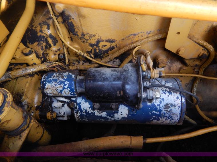 image for item G9500 1977 Caterpillar D6D dozer