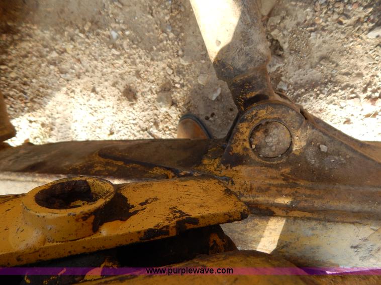 image for item G9500 1977 Caterpillar D6D dozer