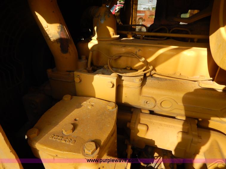 image for item G9500 1977 Caterpillar D6D dozer