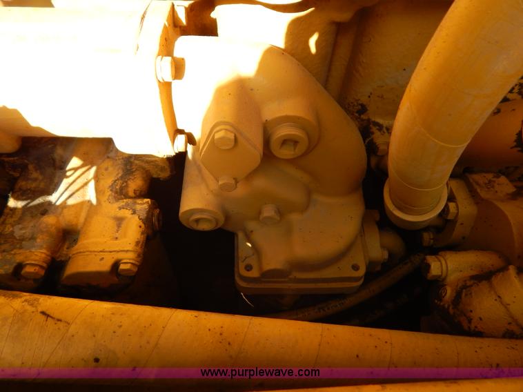 image for item G9500 1977 Caterpillar D6D dozer