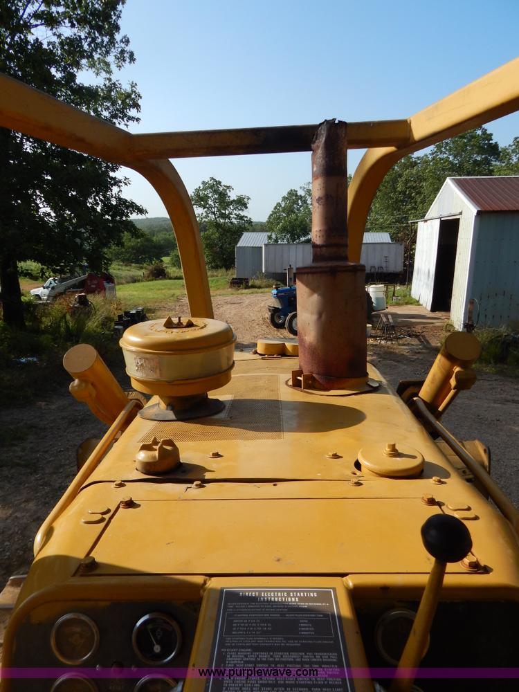 image for item G9500 1977 Caterpillar D6D dozer