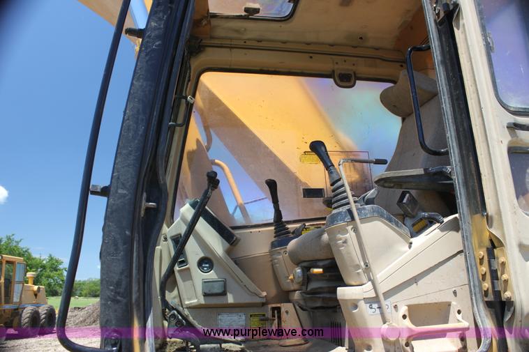 image for item H7463 1994 Caterpillar 330L excavator