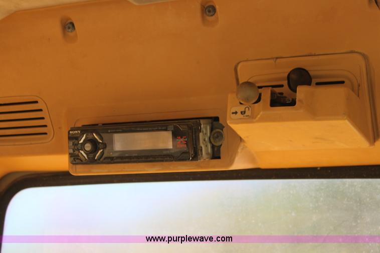 image for item H7463 1994 Caterpillar 330L excavator