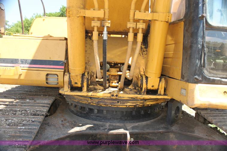 image for item H7463 1994 Caterpillar 330L excavator